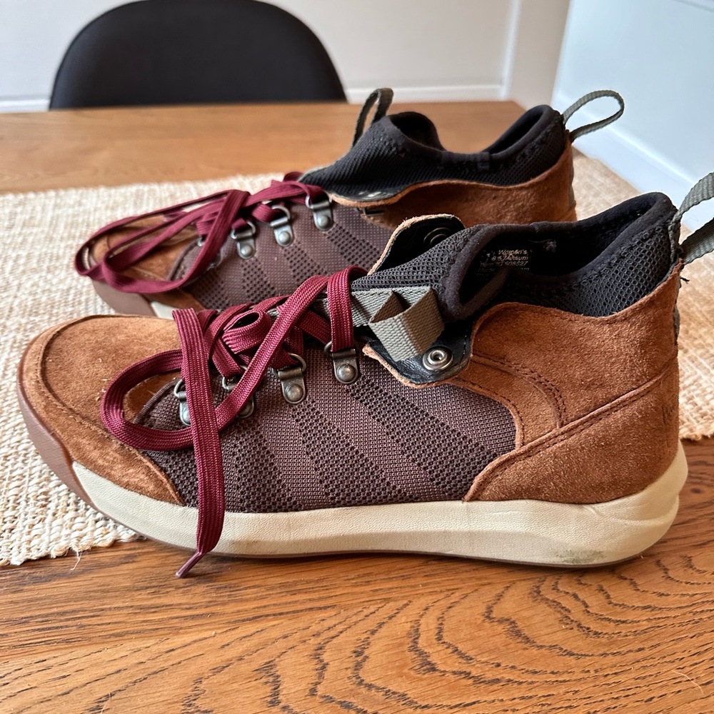 Hiking sneakers